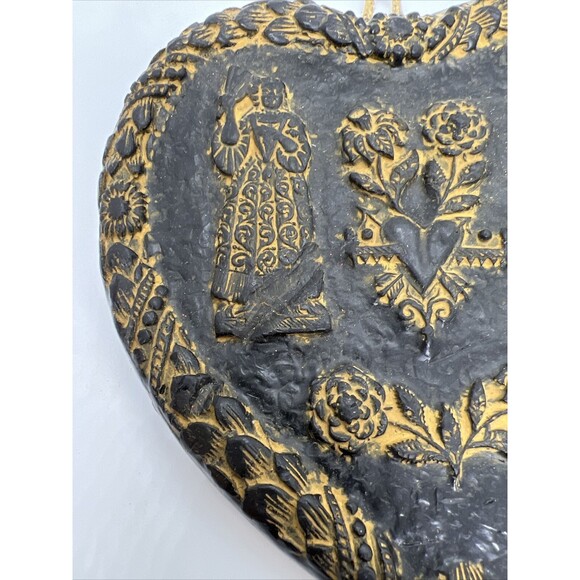 Vintage Blackened Beeswax Heart 19th Century Courting Man & Woman Roses Shell - Picture 3 of 9